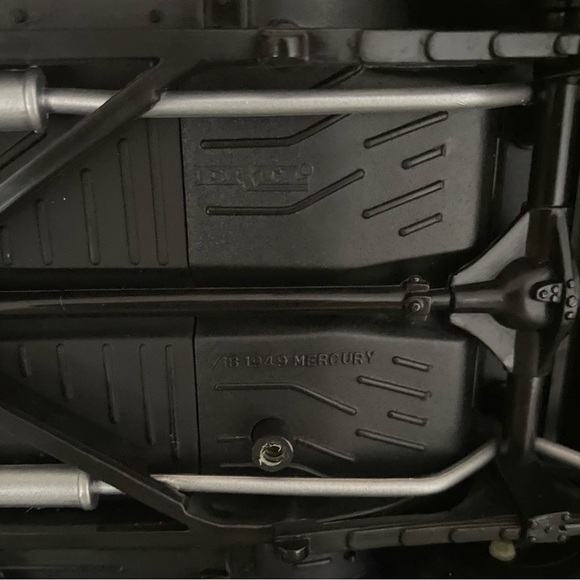 ERTL 1:18 Scale Diecast Car 1949 Mercury Lead Sled Coupe Purple with Flames - Picture 12 of 13